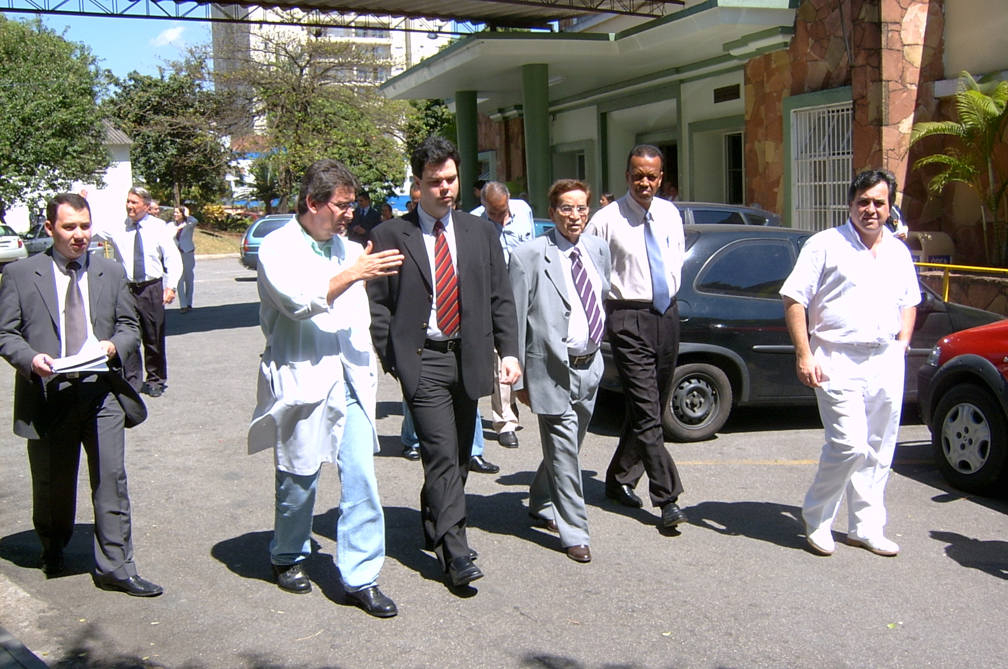 Médicos acompanham Bruno Covas na visita ao Hospital Sorocabana<a style='float:right;color:#ccc' href='https://www3.al.sp.gov.br/repositorio/noticia/03-2008/BRUNO COVAS SOROCABANA A.jpg' target=_blank><i class='bi bi-zoom-in'></i> Clique para ver a imagem </a>